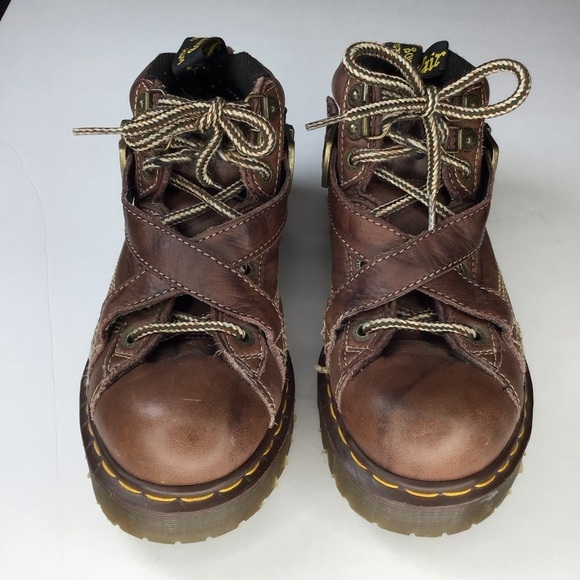 Vintage Made in England 9946 Doc Marten Brown Leather Criss Cross Boots Size 7. main image 11